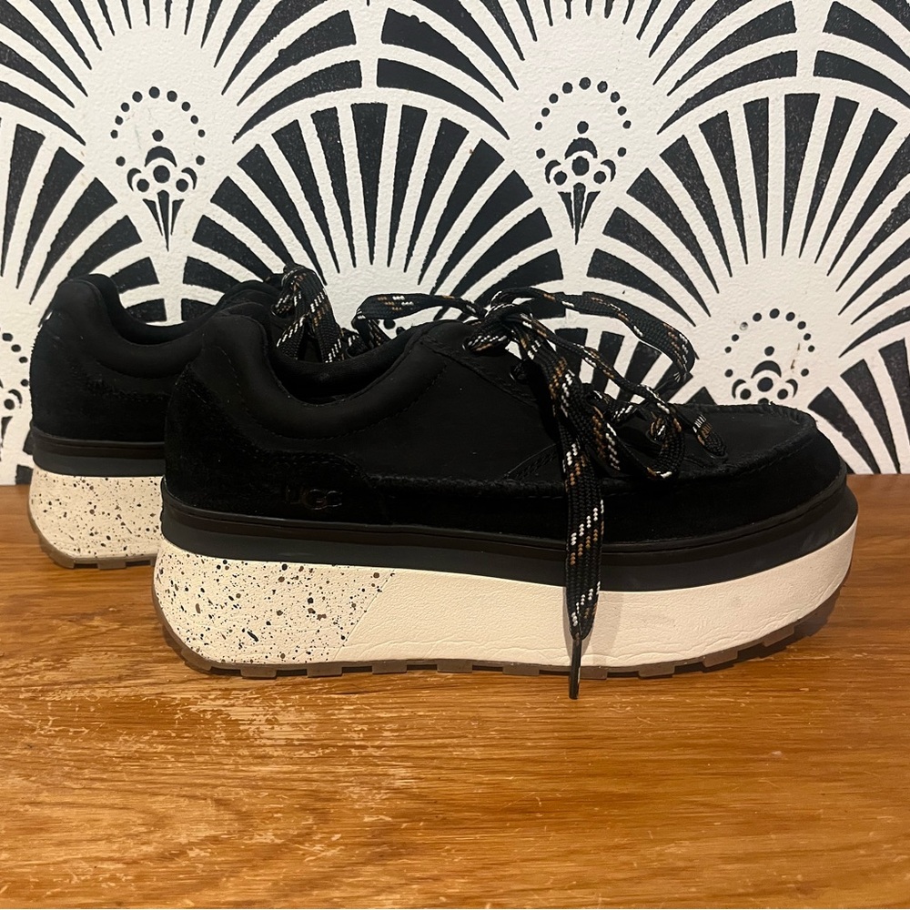 UGG Marin Lace Platform Sneaker Sz 8.5